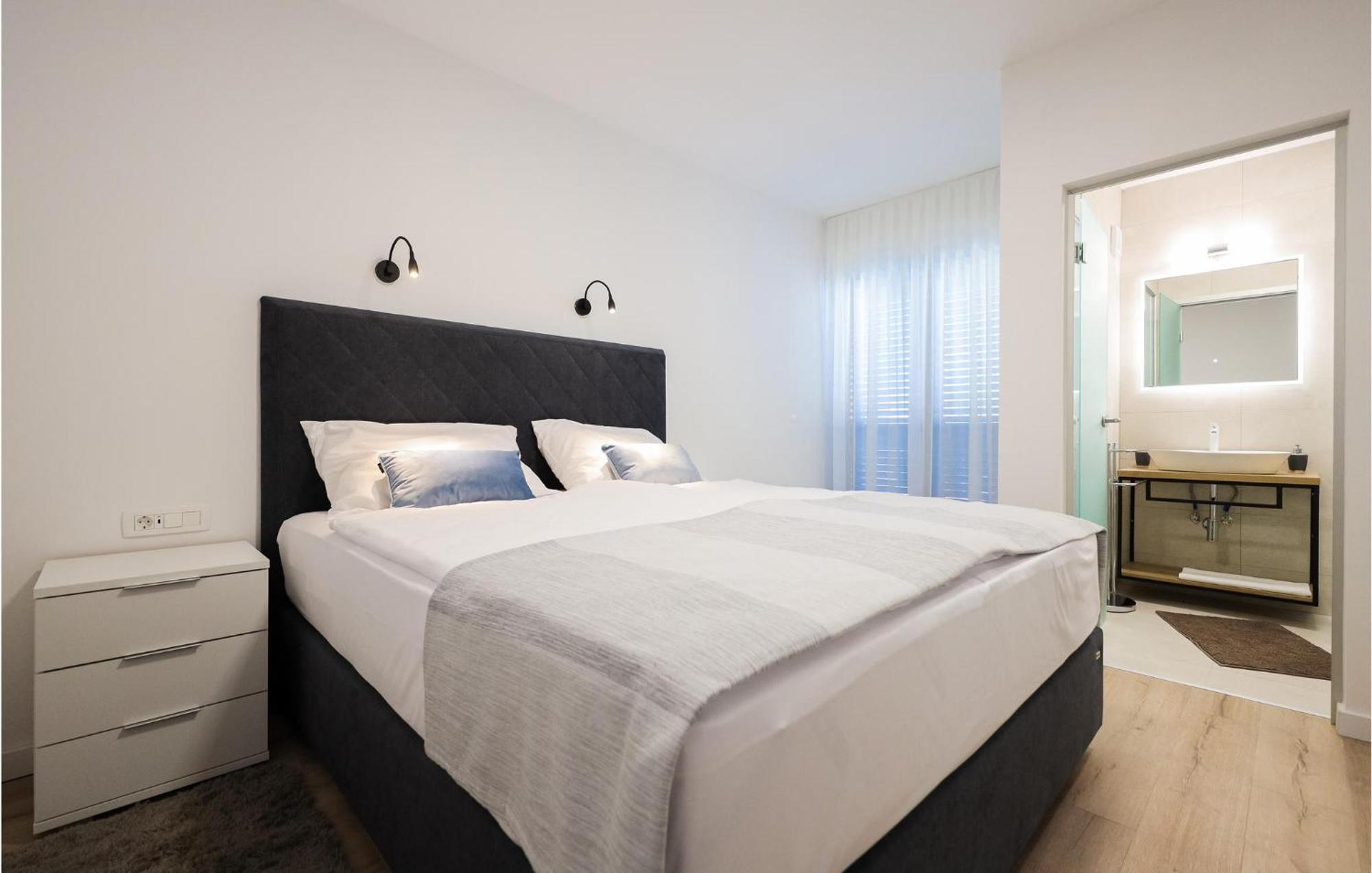 Apartment Beautiful In With Wifi Zadar